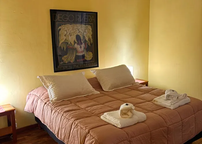 Amplia Casa Con Historia Y Arte En Pleno Centro Porteno