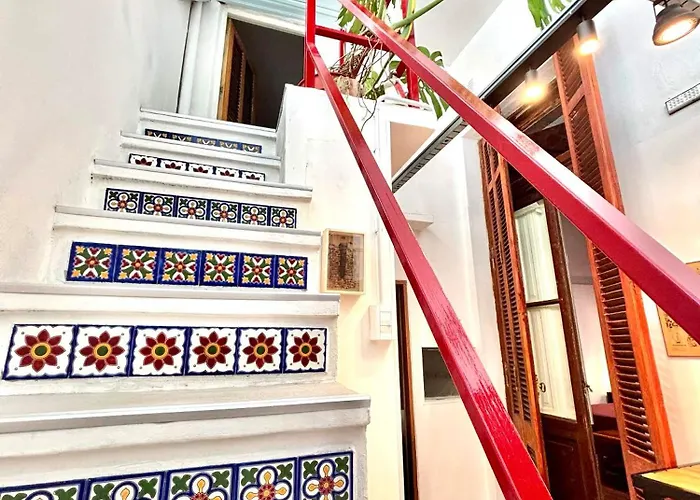 Amplia Casa Con Historia Y Arte En Pleno Centro Porteno